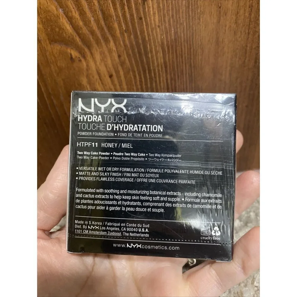 NYX Hydra Touch Powder Foundation Makeup Honey HTPF11 0.31 oz New Sealed‎